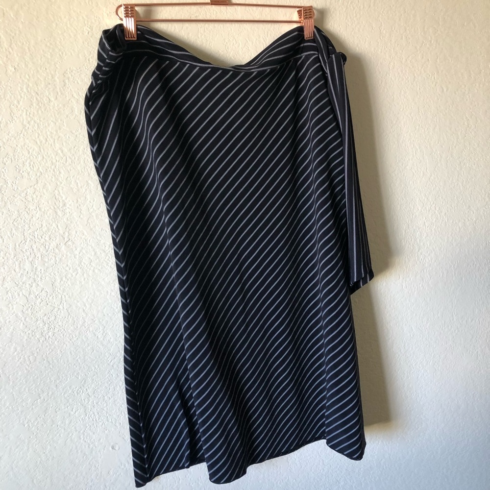 3️⃣✅2️⃣0️⃣ Pinstripe Stripe Midi Skirt 3X